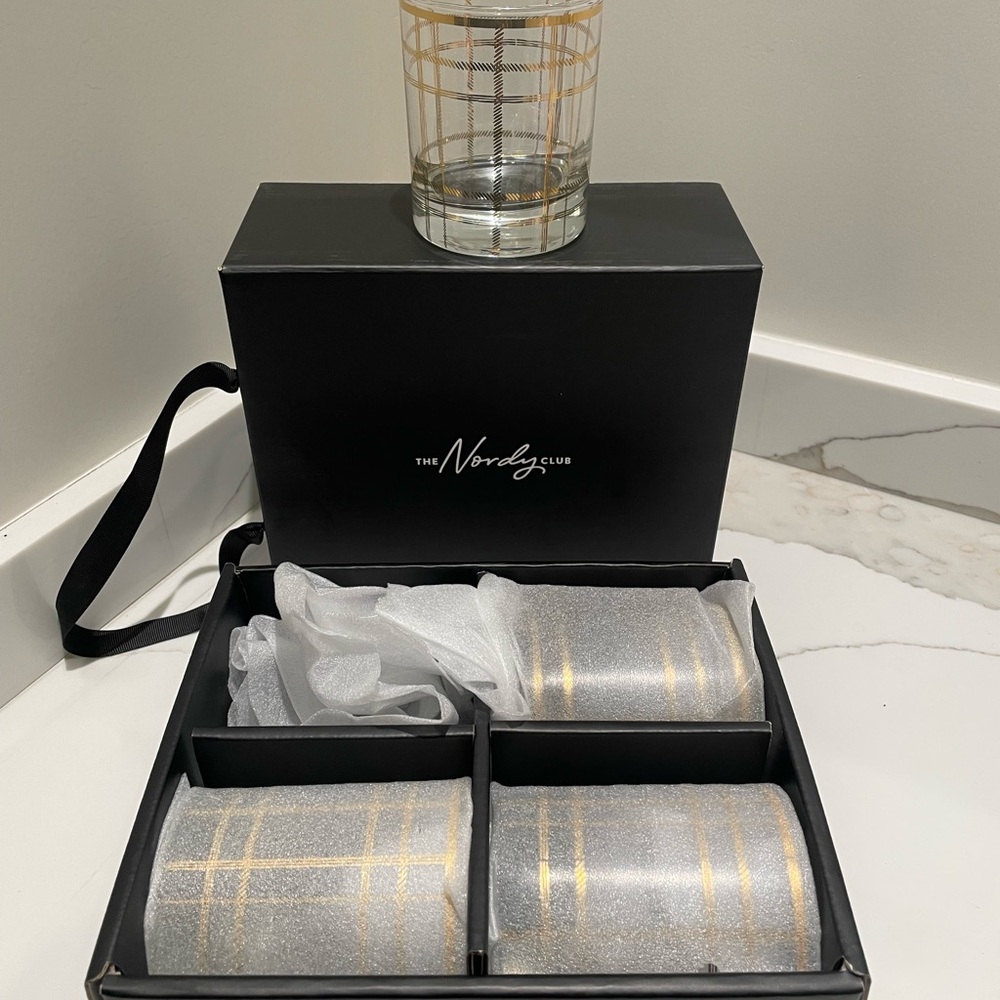 Gold Plaid Glassware Set